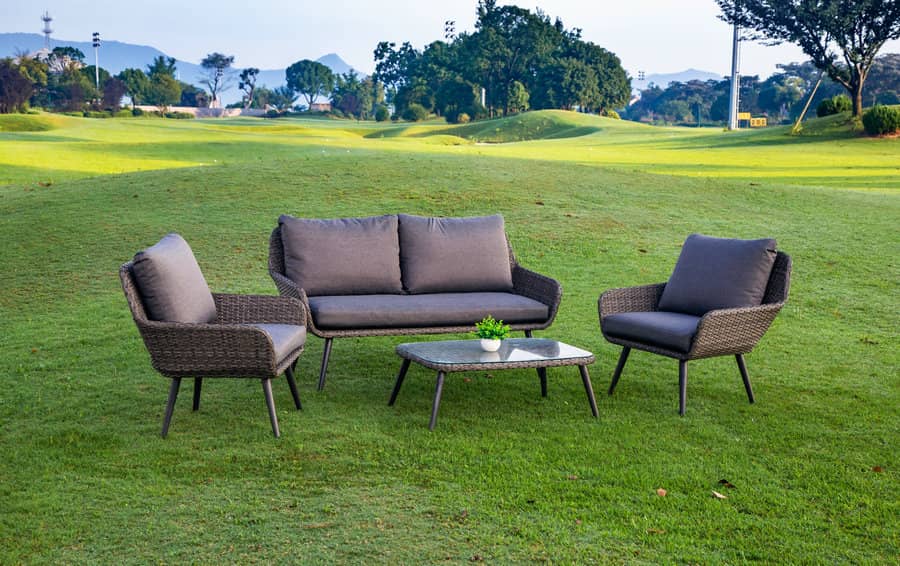 Einführung von Materialien für Gartenmöbel